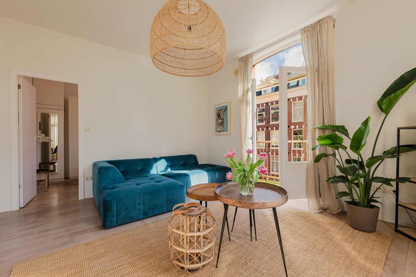 Bright Corner Apartment with High Ceilings in Popular Oud-West — 14