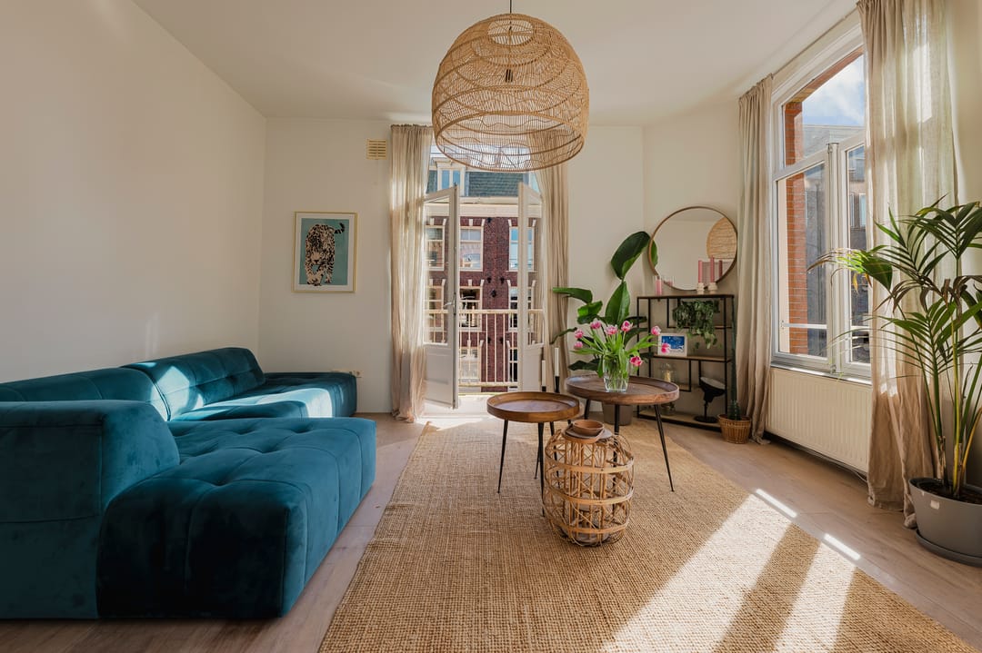 Bright Corner Apartment with High Ceilings in Popular Oud-West — 7