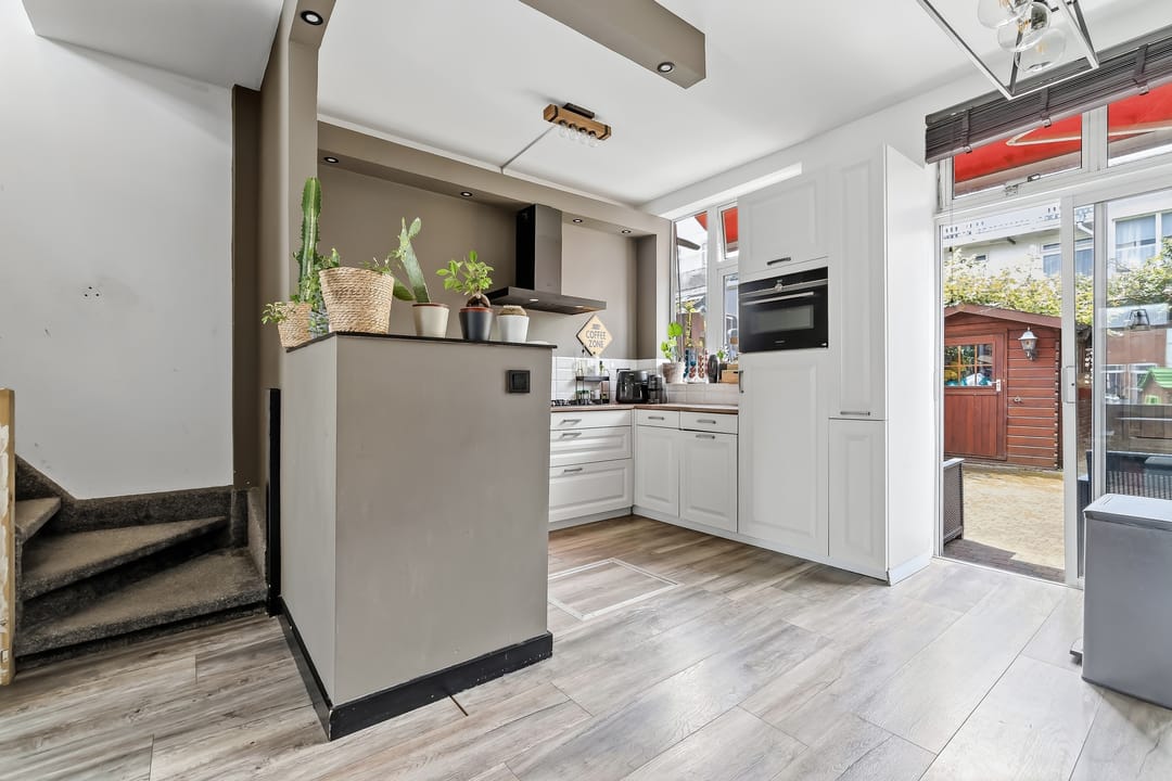 Renovated Terraced House with Sunny Southwest Garden in The Hague — 17