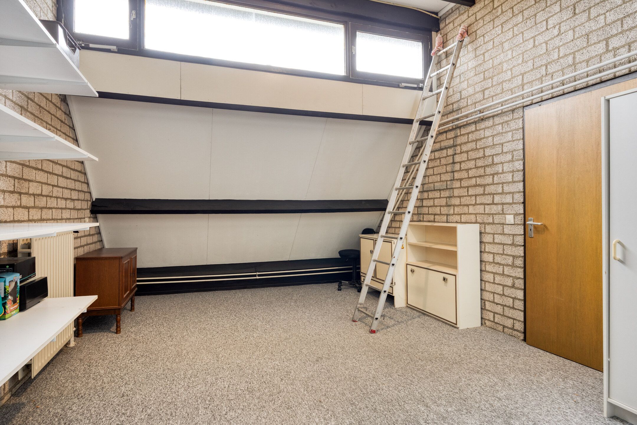 Spacious Detached Family Home in Prime Heesch Location — 39