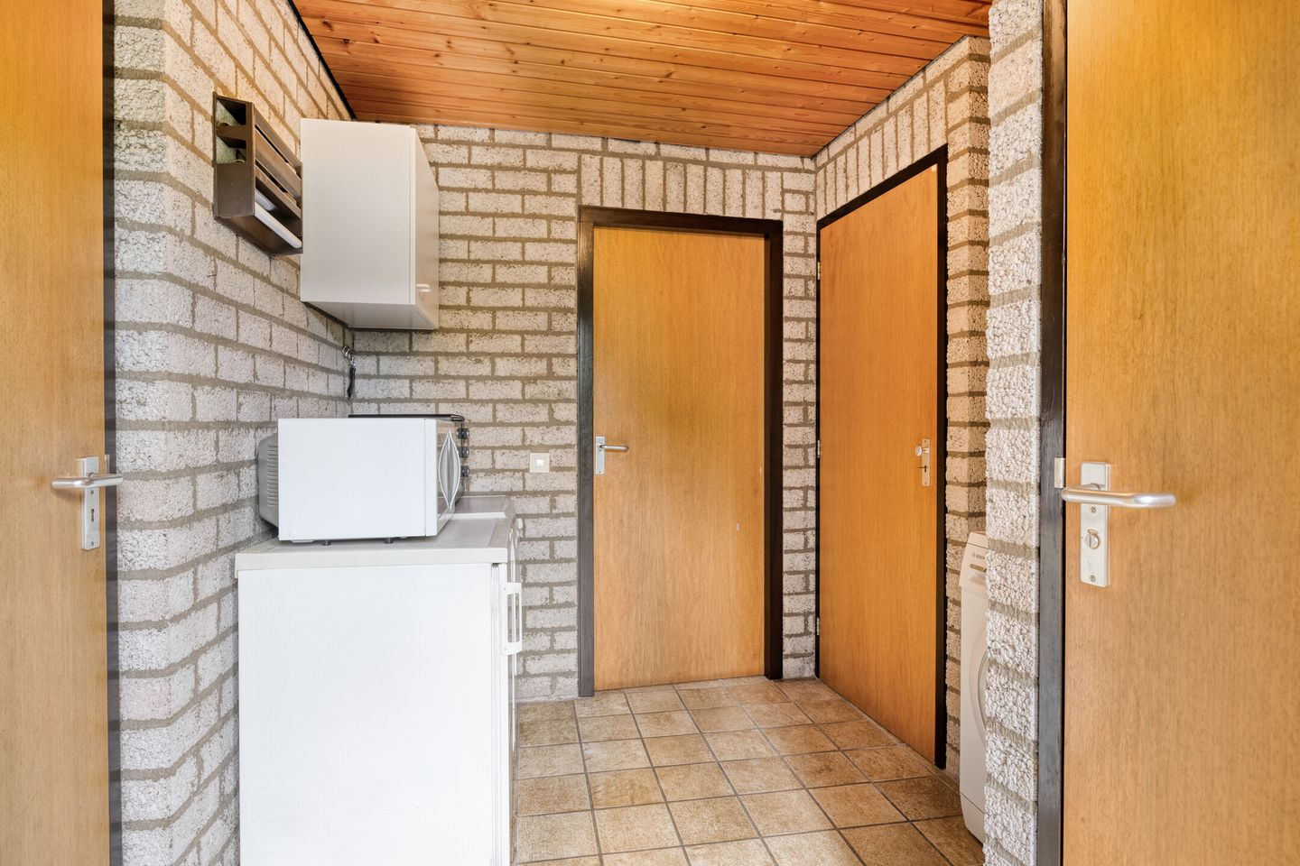 Spacious Detached Family Home in Prime Heesch Location — 20