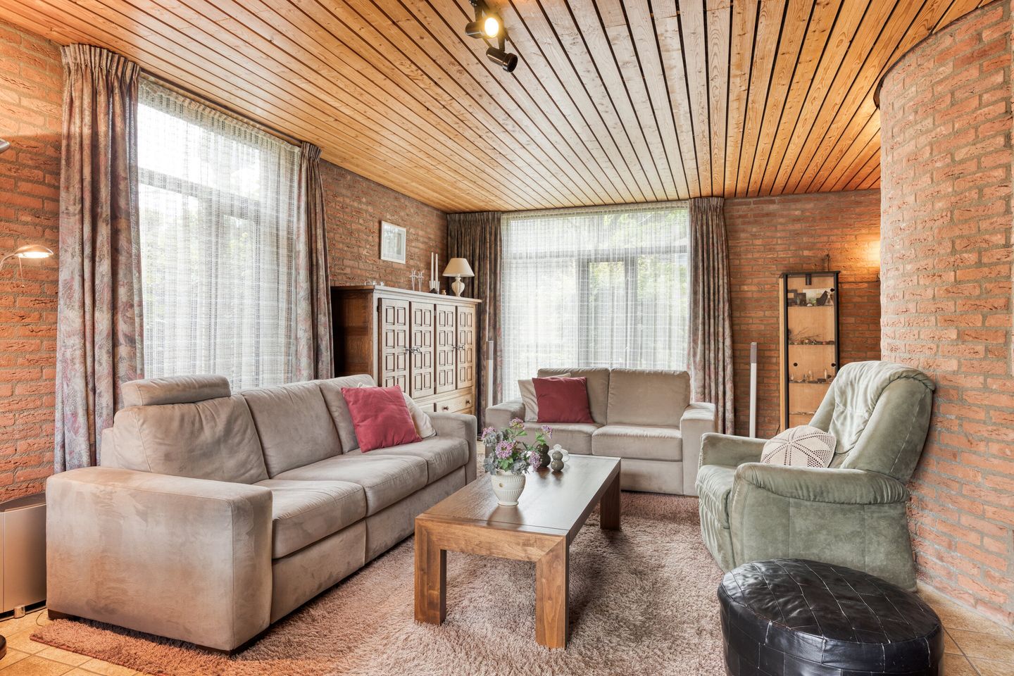 Spacious Detached Family Home in Prime Heesch Location — 10