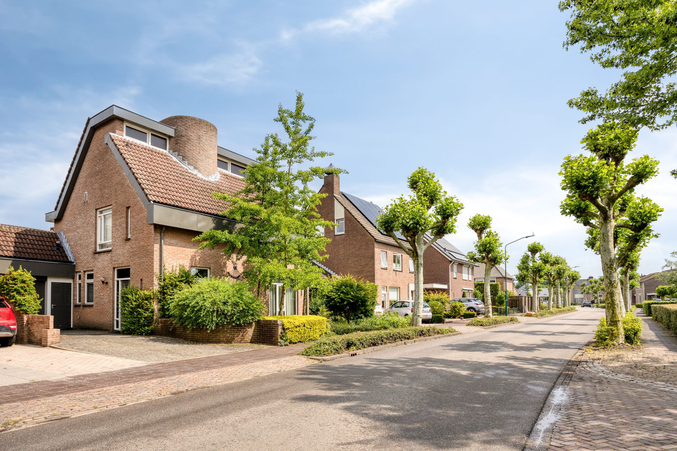 Spacious Detached Family Home in Prime Heesch Location — 51