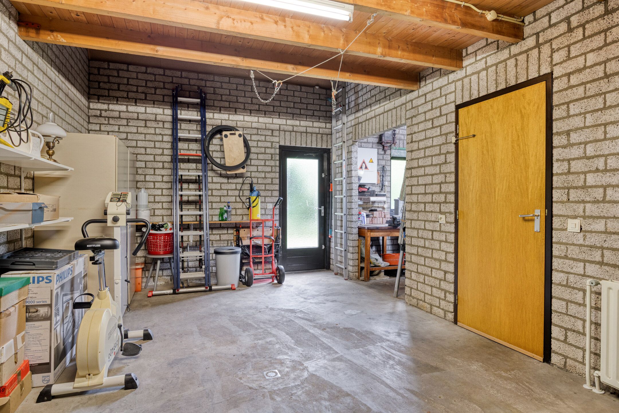 Spacious Detached Family Home in Prime Heesch Location — 45