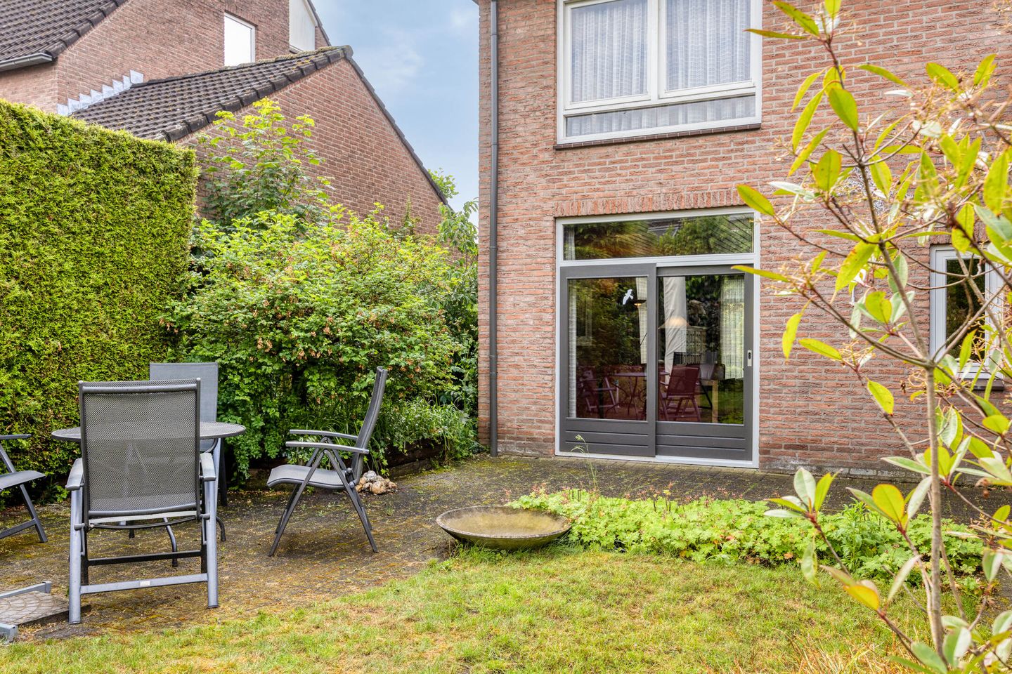 Spacious Detached Family Home in Prime Heesch Location — 40