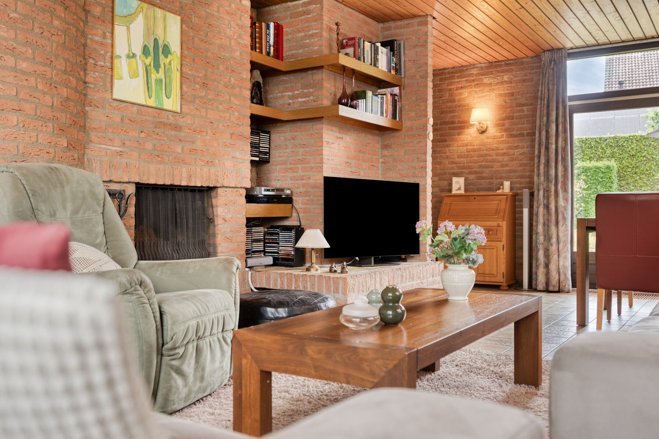 Spacious Detached Family Home in Prime Heesch Location — 9