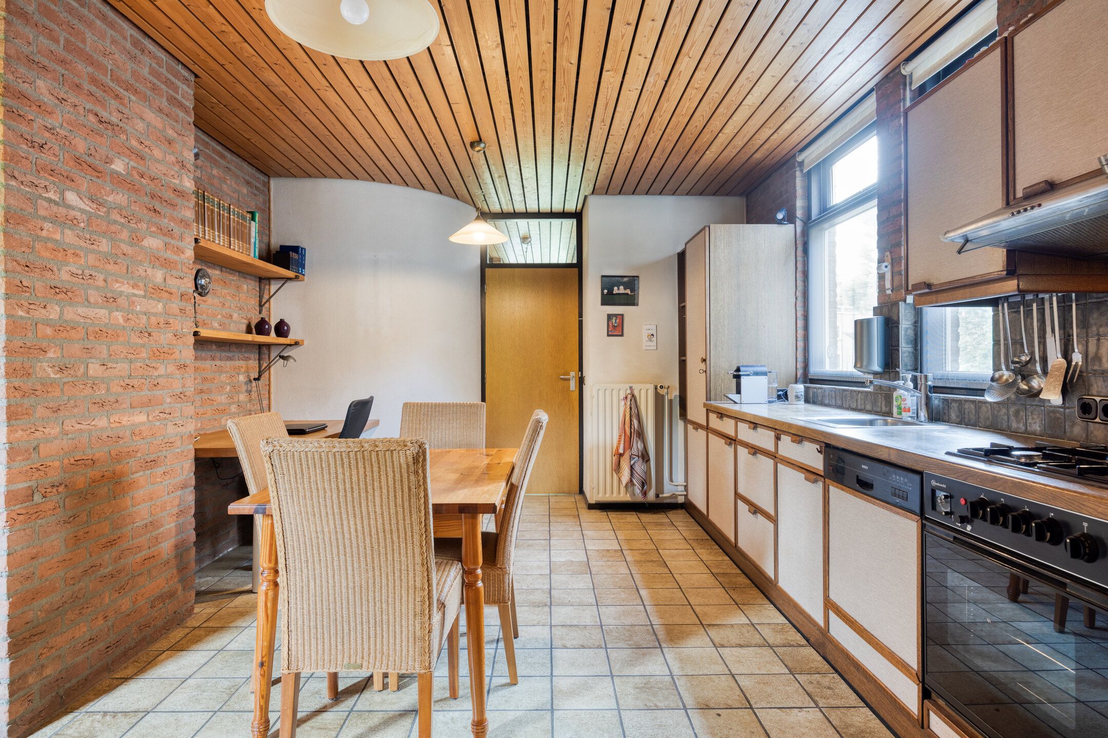 Spacious Detached Family Home in Prime Heesch Location — 15