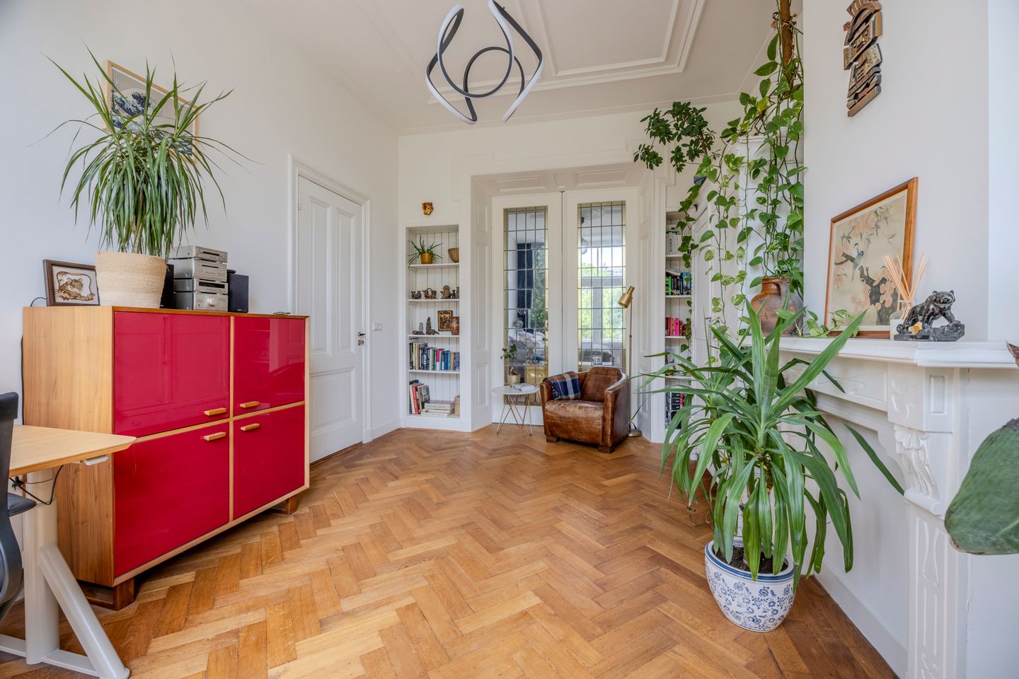 Stately Townhouse with Five Bedrooms and Deep Garden in Historic Leiden — 34