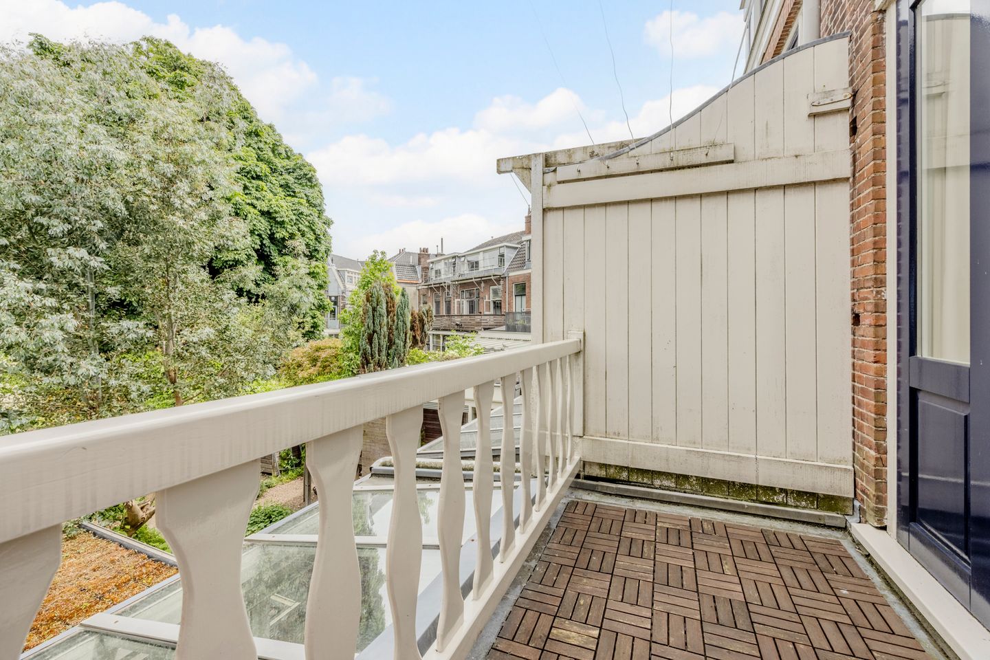 Stately Townhouse with Five Bedrooms and Deep Garden in Historic Leiden — 40