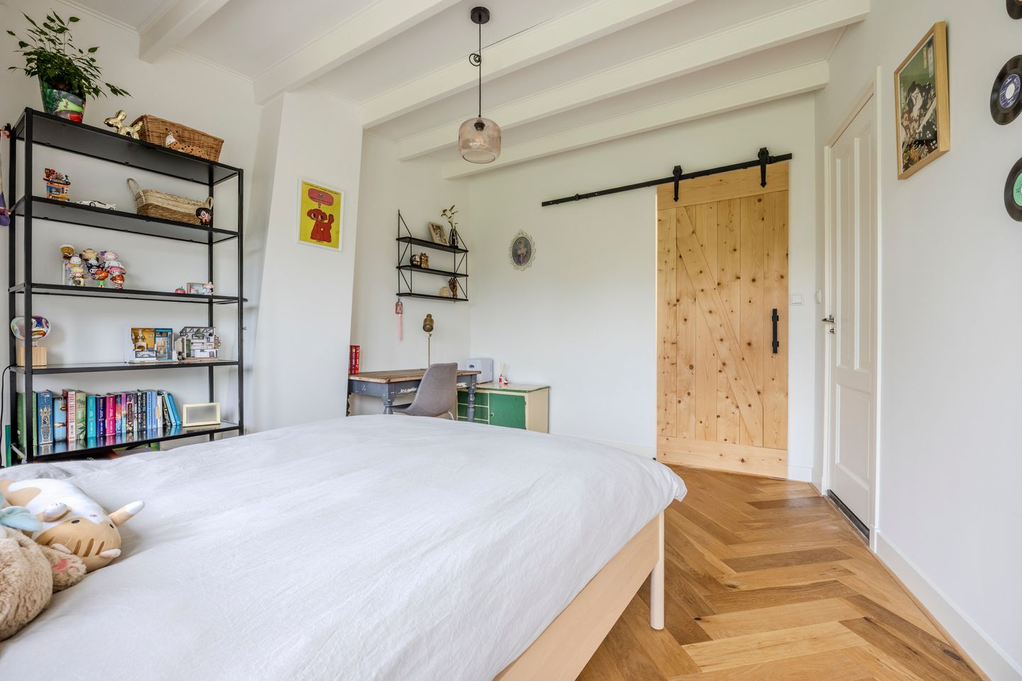 Stately Townhouse with Five Bedrooms and Deep Garden in Historic Leiden — 49
