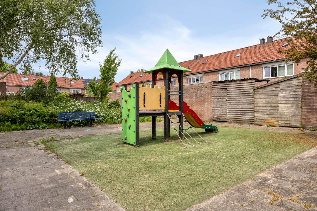 Spacious Corner Home with Energy Label A in Child-Friendly Purmerend — 32
