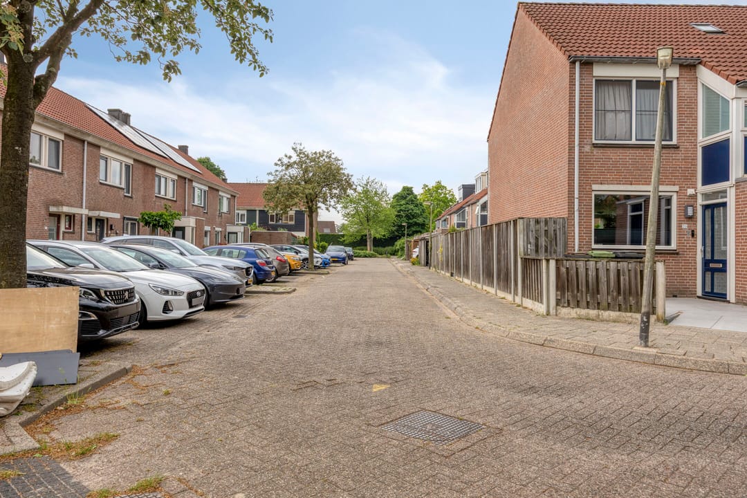 Spacious Corner Home with Energy Label A in Child-Friendly Purmerend — 26