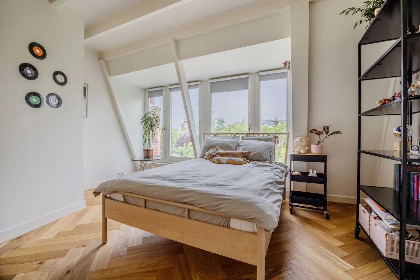 Stately Townhouse with Five Bedrooms and Deep Garden in Historic Leiden — 50