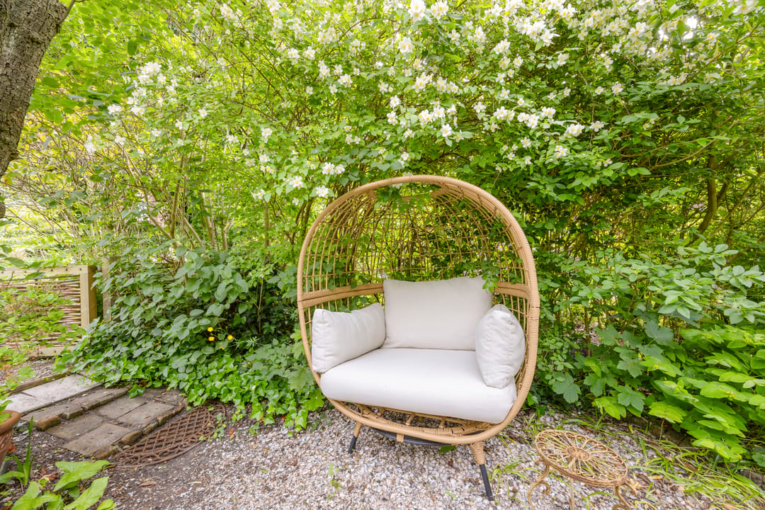 Stately Townhouse with Five Bedrooms and Deep Garden in Historic Leiden — 22