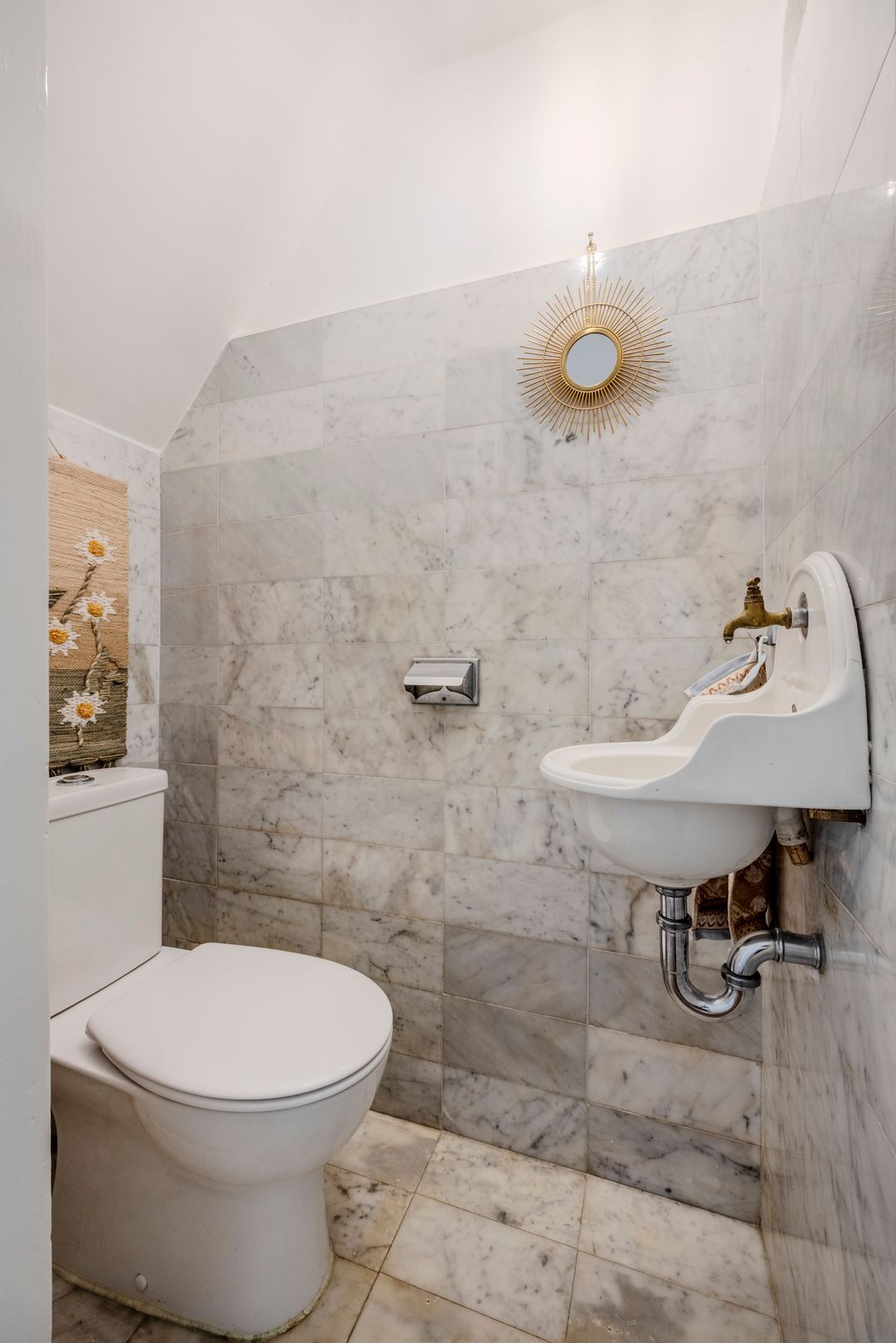 Stately Townhouse with Five Bedrooms and Deep Garden in Historic Leiden — 28