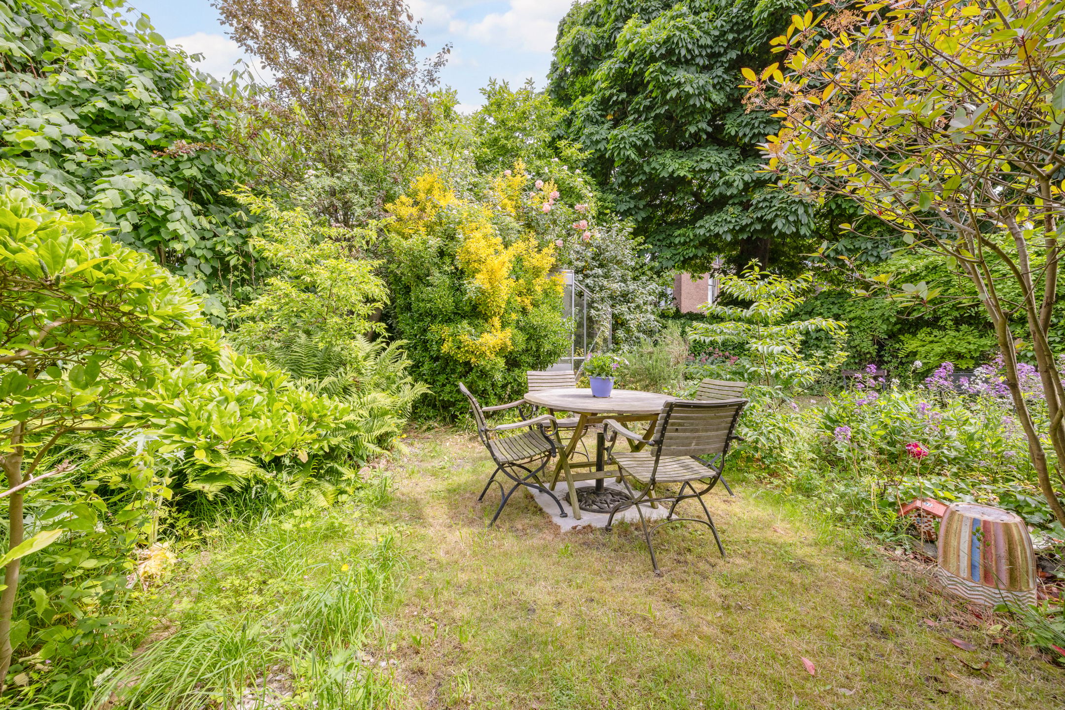 Stately Townhouse with Five Bedrooms and Deep Garden in Historic Leiden — 21
