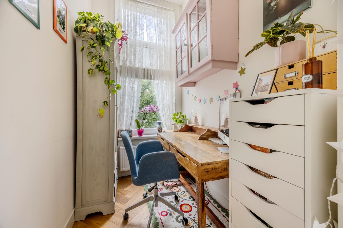 Stately Townhouse with Five Bedrooms and Deep Garden in Historic Leiden — 44