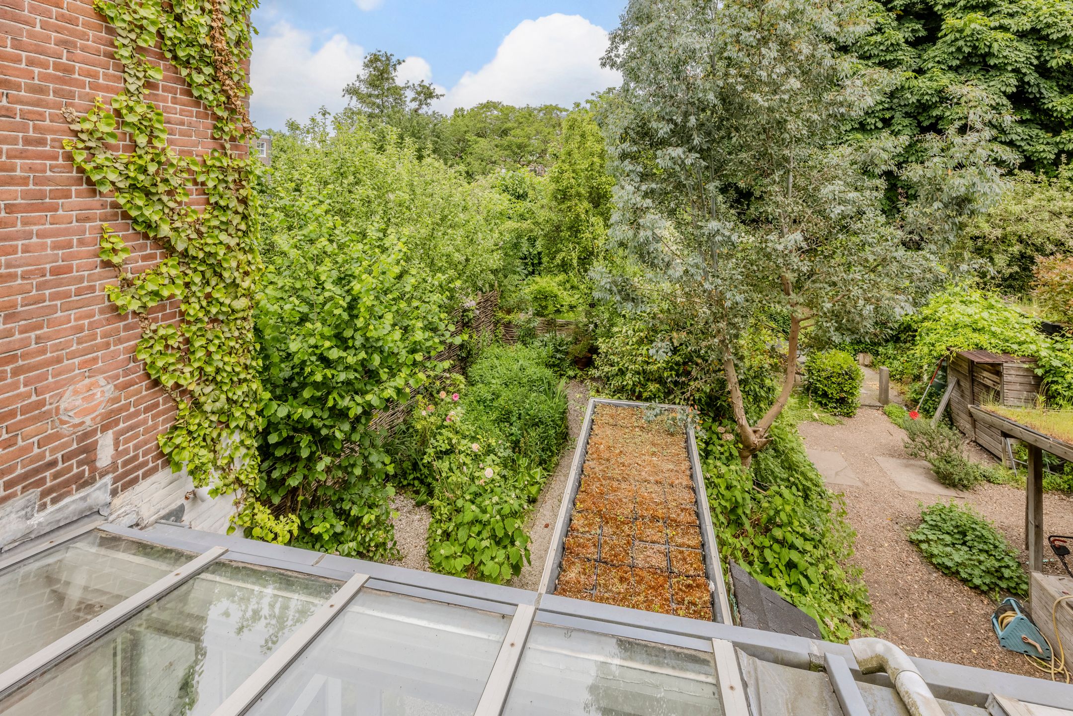 Stately Townhouse with Five Bedrooms and Deep Garden in Historic Leiden — 39