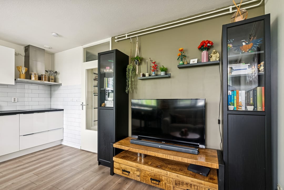 Starter Apartment with Modern Kitchen in Central Almere Location — 23