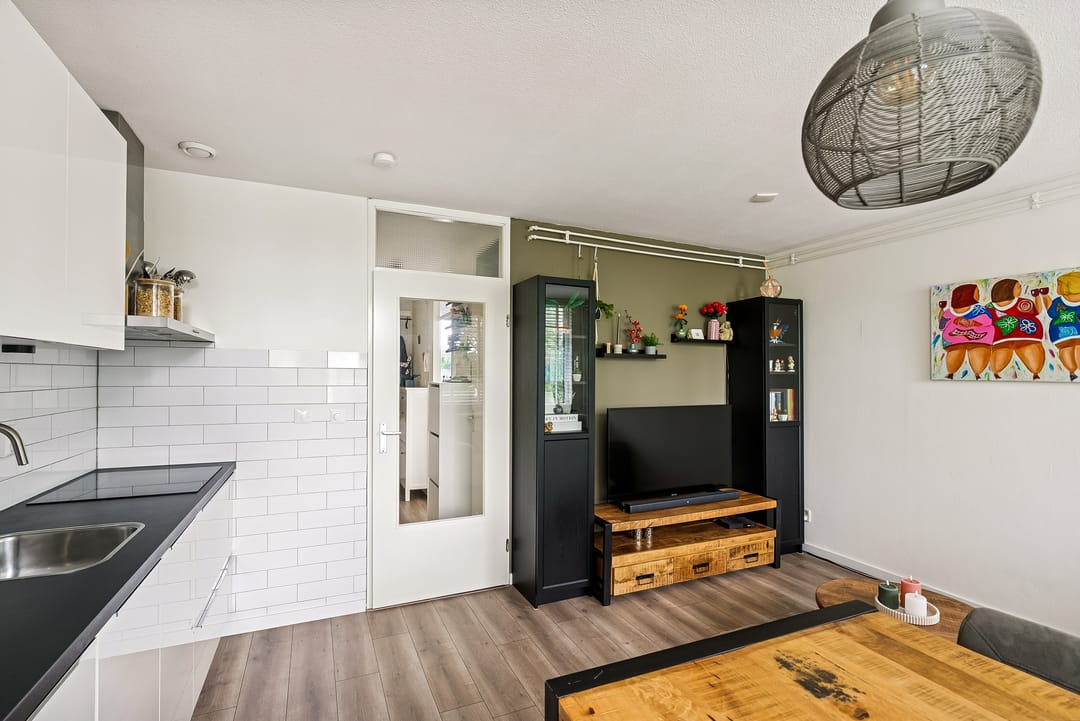 Starter Apartment with Modern Kitchen in Central Almere Location — 17