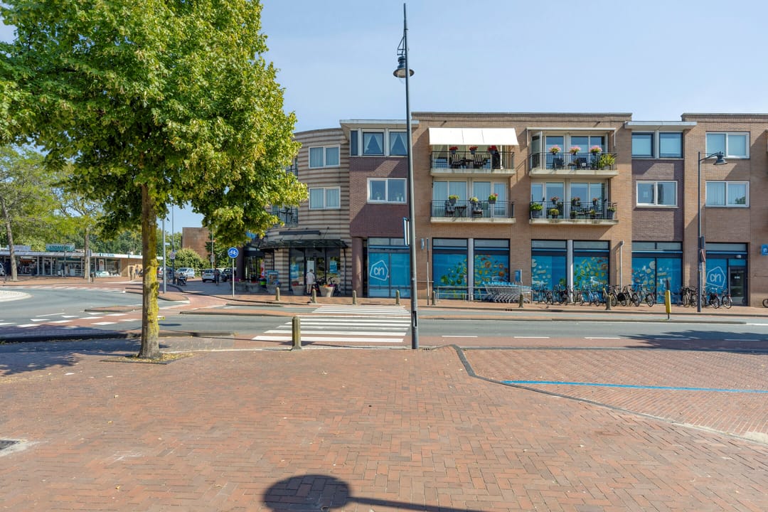 Spacious Corner Apartment with Three Balconies in Central Wassenaar — 31