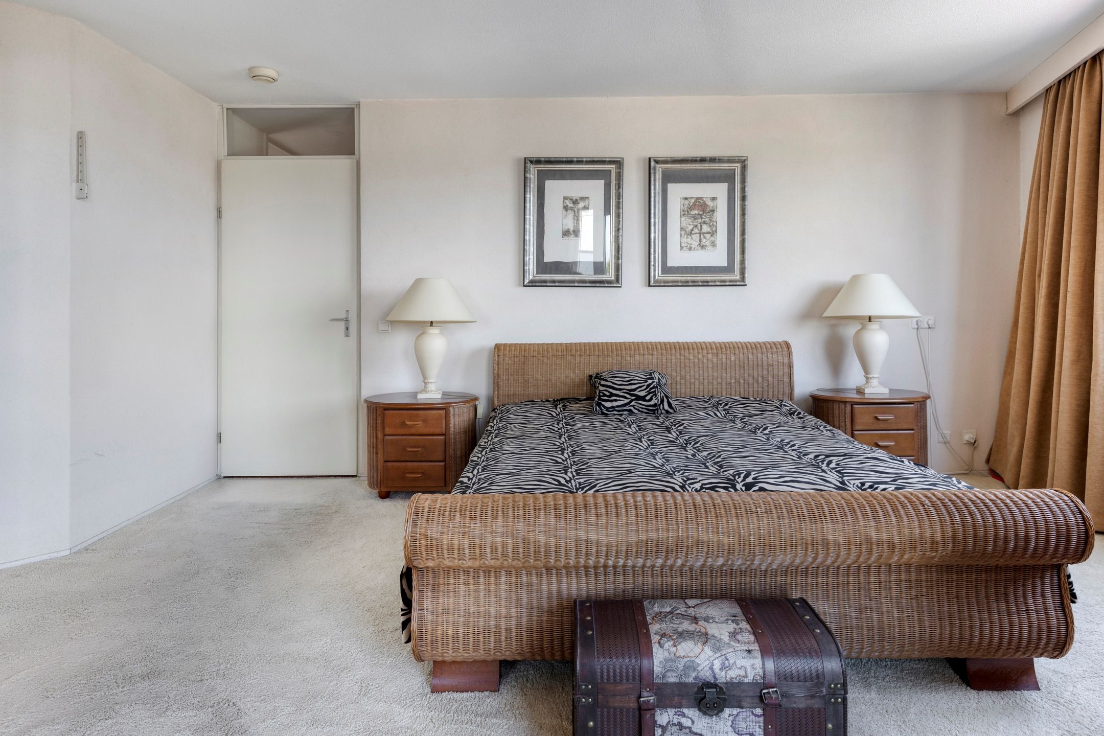 Spacious Corner Apartment with Three Balconies in Central Wassenaar — 21