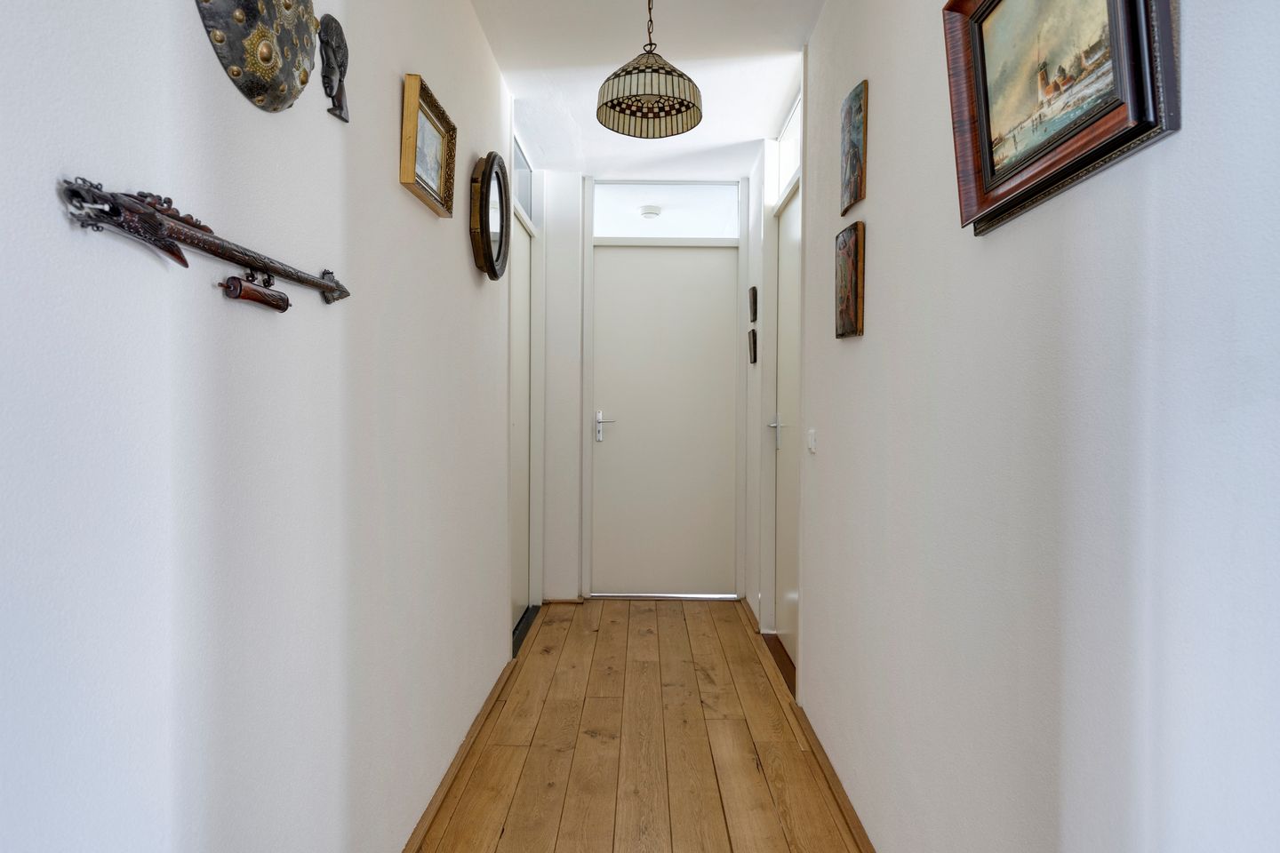Spacious Corner Apartment with Three Balconies in Central Wassenaar — 29