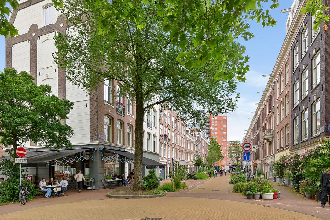 Charming Top Floor Apartment with Original Beams in De Pijp — 17