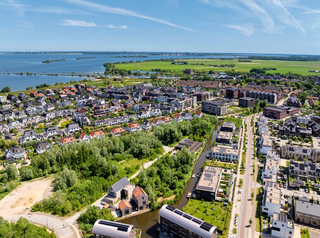 Modern Waterfront Villa with Private Mooring in De Krijgsman Muiden — 47