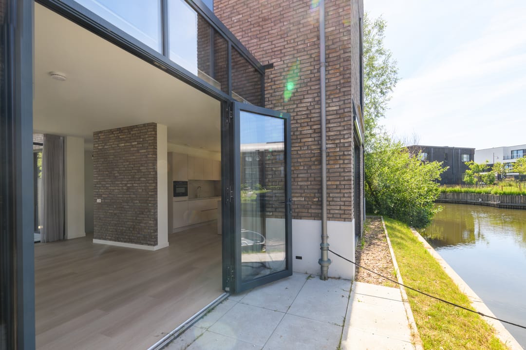 Modern Waterfront Villa with Private Mooring in De Krijgsman Muiden — 22