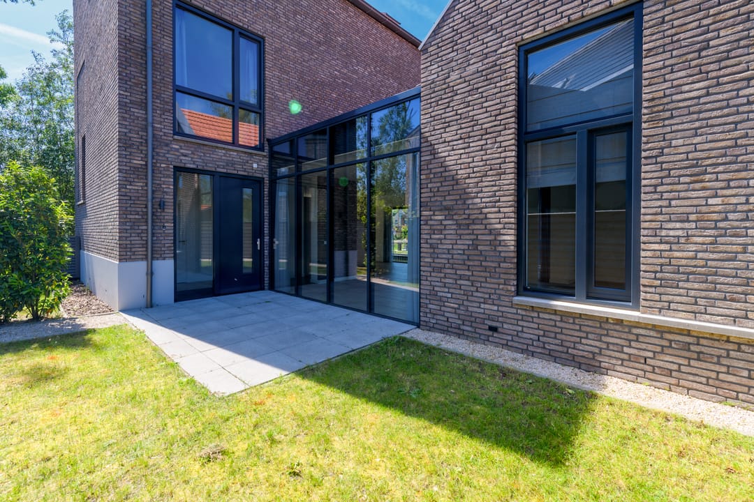 Modern Waterfront Villa with Private Mooring in De Krijgsman Muiden — 37