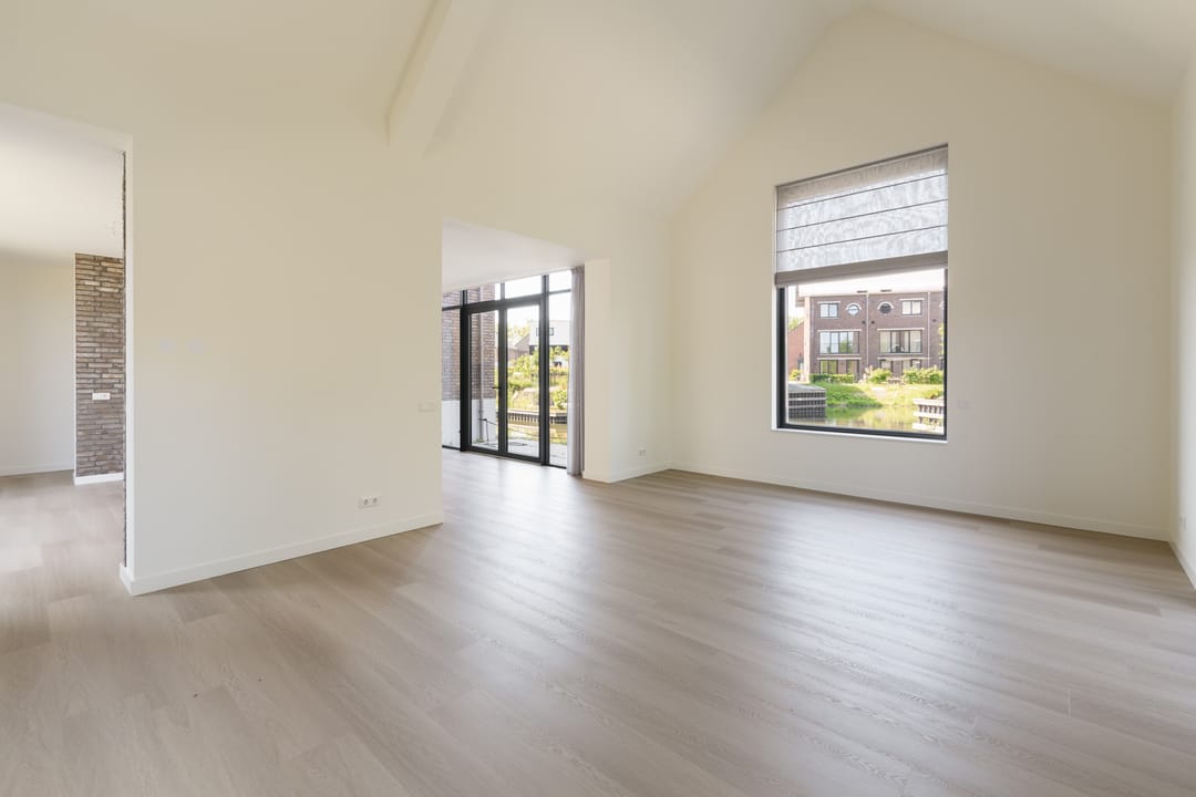 Modern Waterfront Villa with Private Mooring in De Krijgsman Muiden — 8