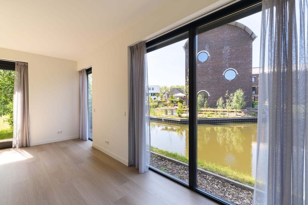 Modern Waterfront Villa with Private Mooring in De Krijgsman Muiden — 17