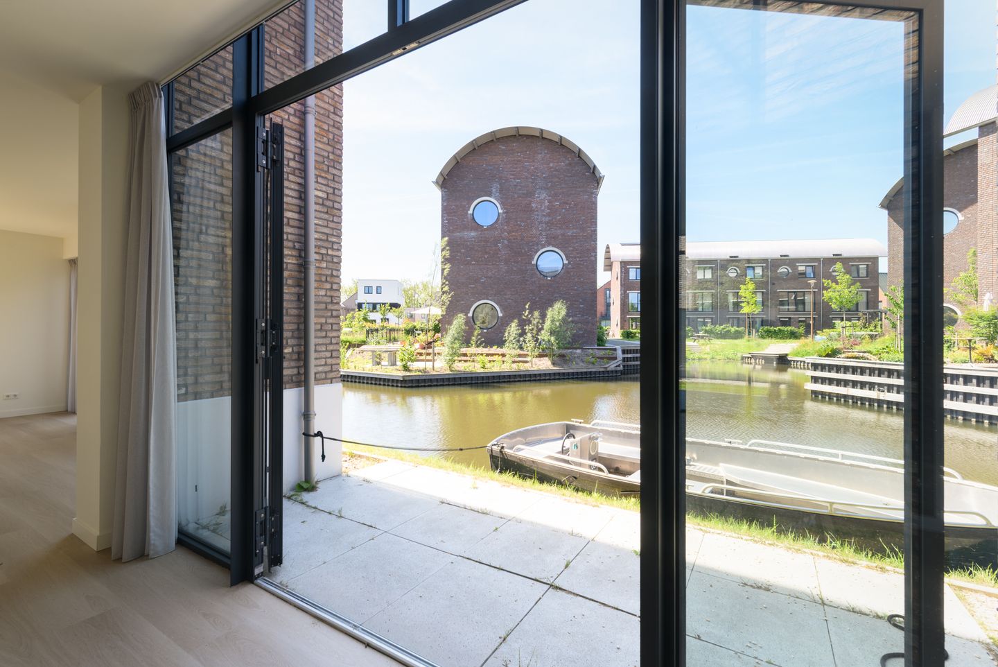 Modern Waterfront Villa with Private Mooring in De Krijgsman Muiden — 20