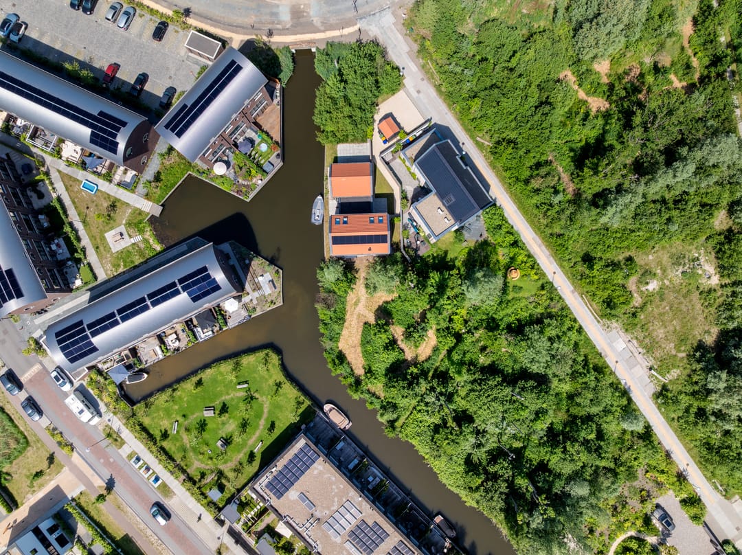 Modern Waterfront Villa with Private Mooring in De Krijgsman Muiden — 46