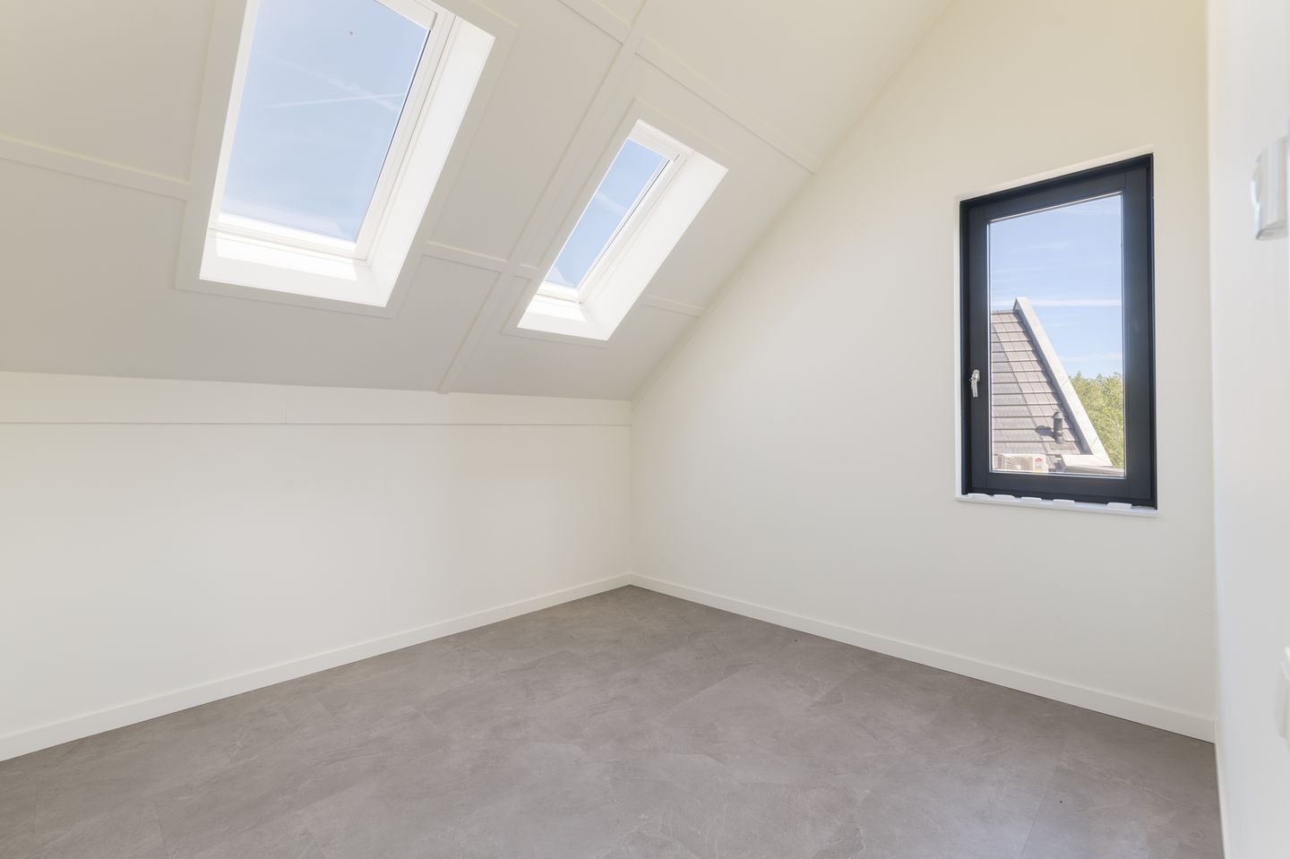 Modern Waterfront Villa with Private Mooring in De Krijgsman Muiden — 34