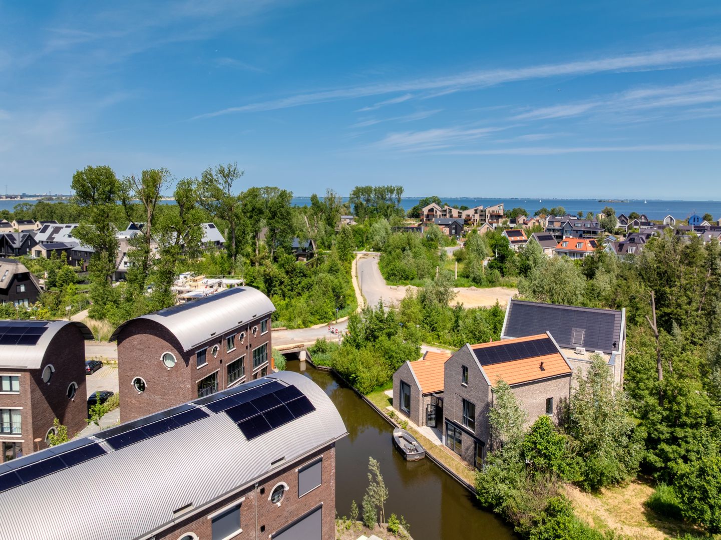 Modern Waterfront Villa with Private Mooring in De Krijgsman Muiden — 44