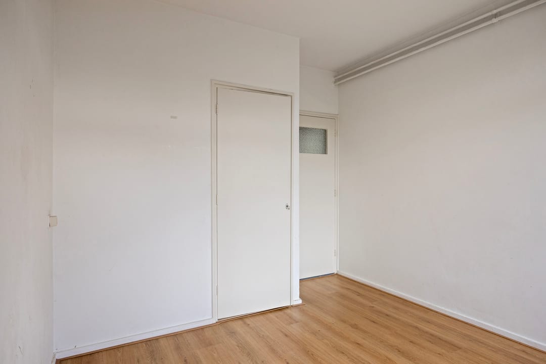 Centrally Located Apartment with Sunny Balcony in Arnhem — 17
