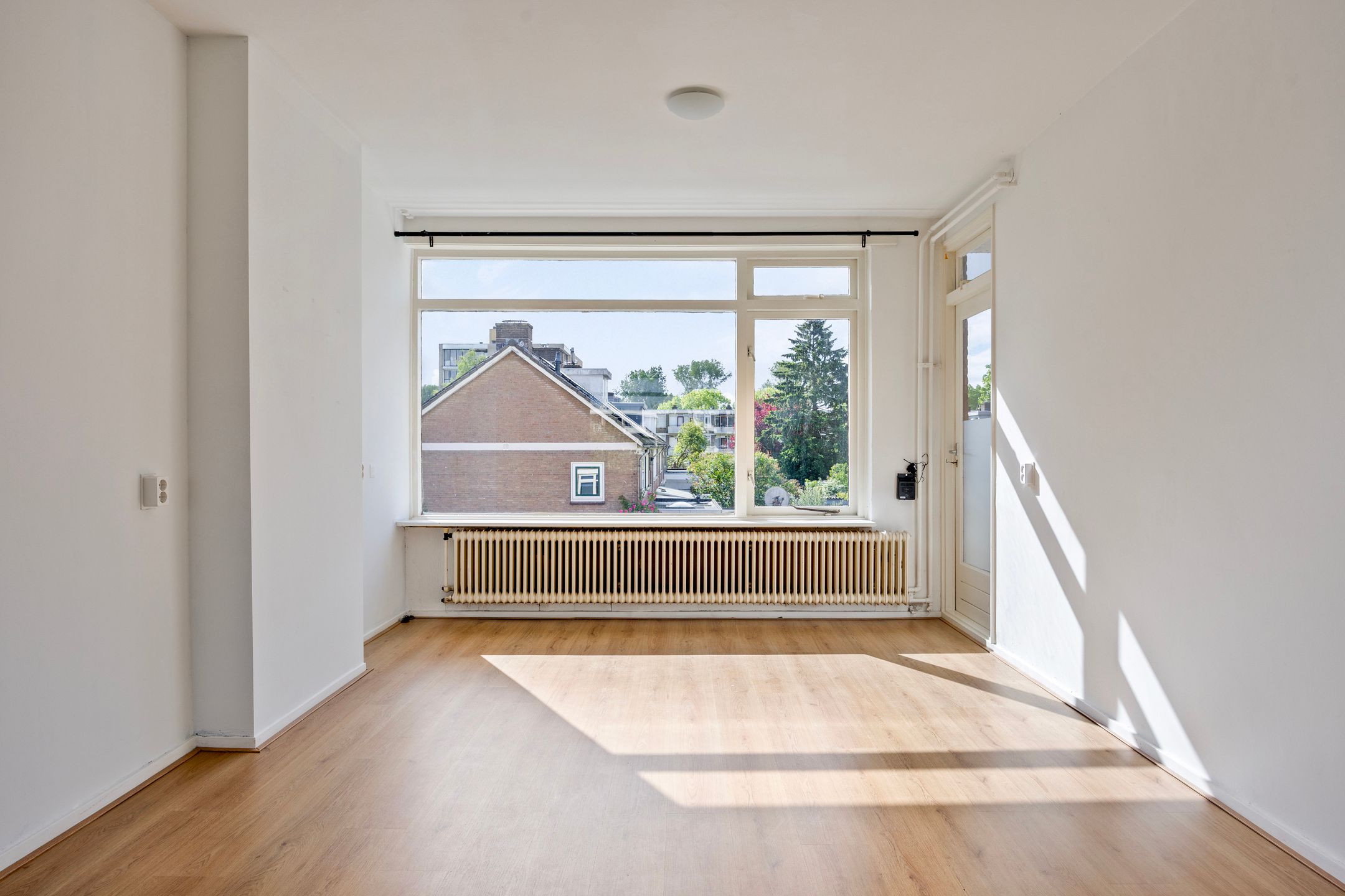 Centrally Located Apartment with Sunny Balcony in Arnhem — 9