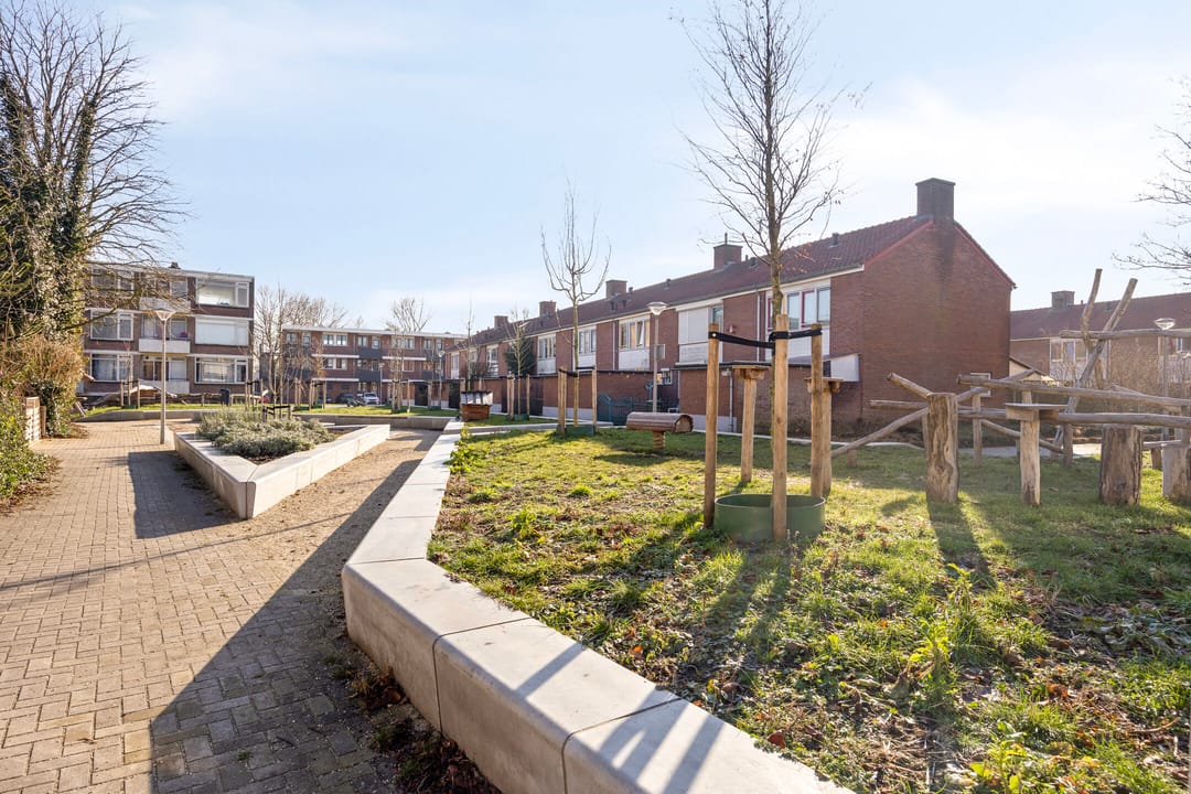 Centrally Located Apartment with Sunny Balcony in Arnhem — 23