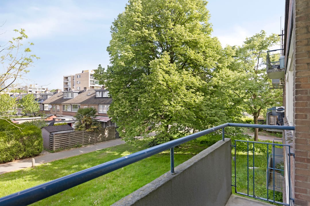 Centrally Located Apartment with Sunny Balcony in Arnhem — 16