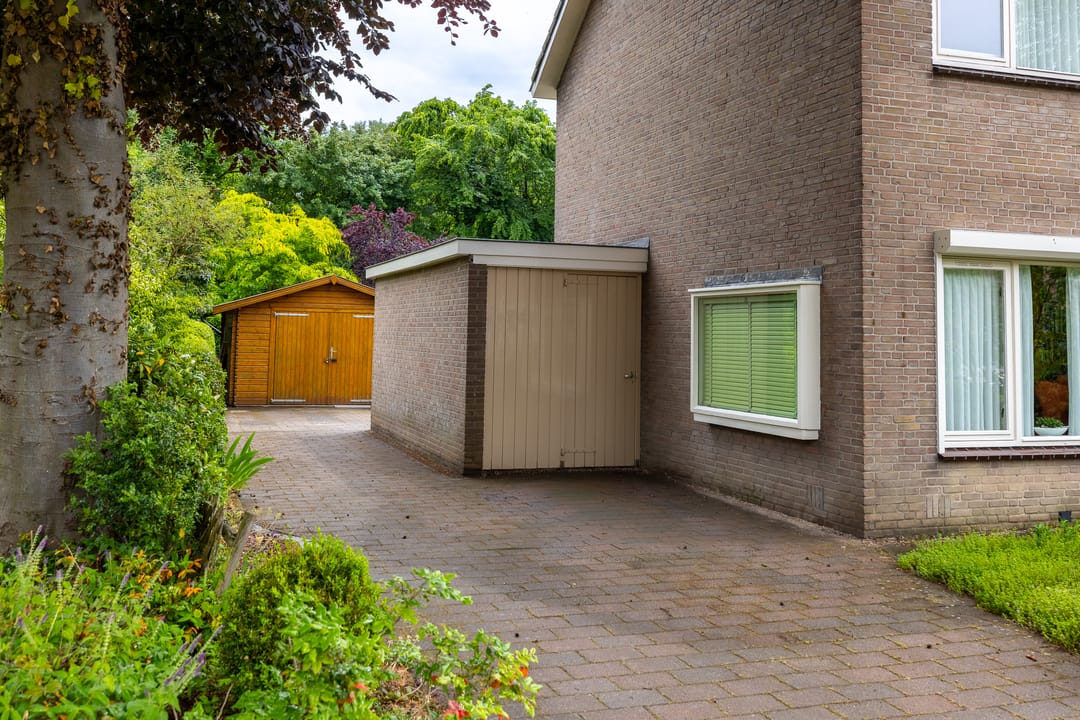 Semi-Detached Home with Park Views and Spacious Garden in Doetinchem — 28