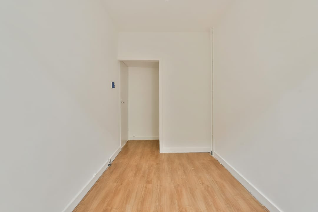 Spacious Two-Bedroom Apartment with Full-Width Balcony in De Baarsjes — 17