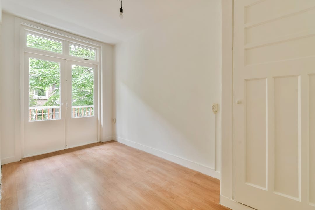 Spacious Two-Bedroom Apartment with Full-Width Balcony in De Baarsjes — 11