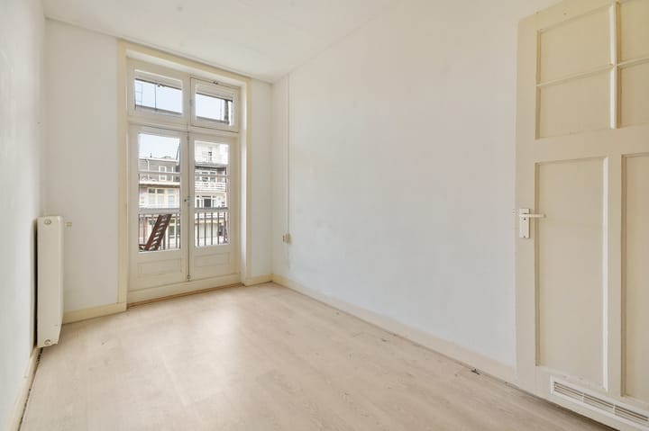 Photo 3 of Aalsmeerweg 7-2