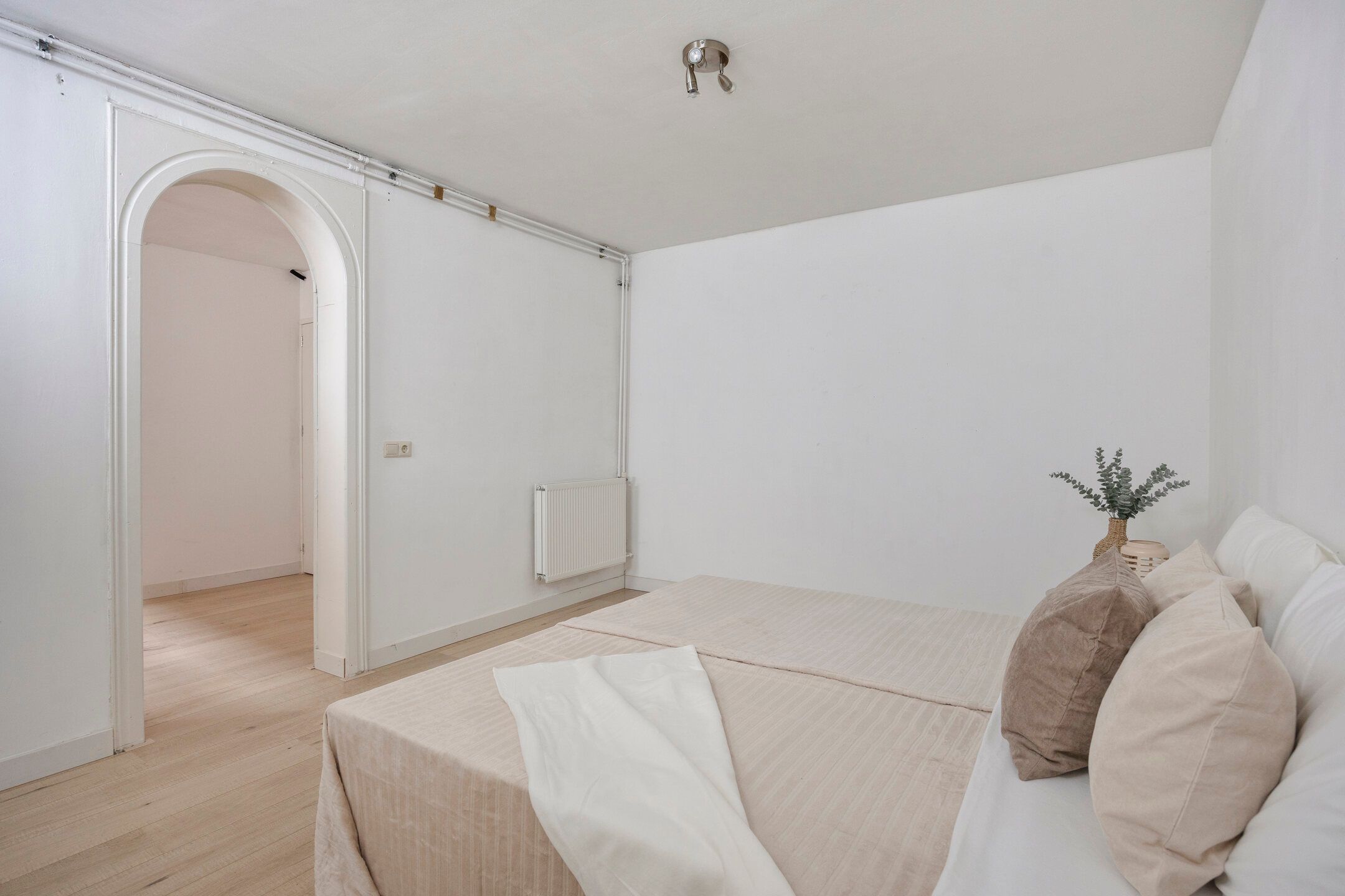 Spacious Apartment with Basement Room in Popular Kralingen — 27