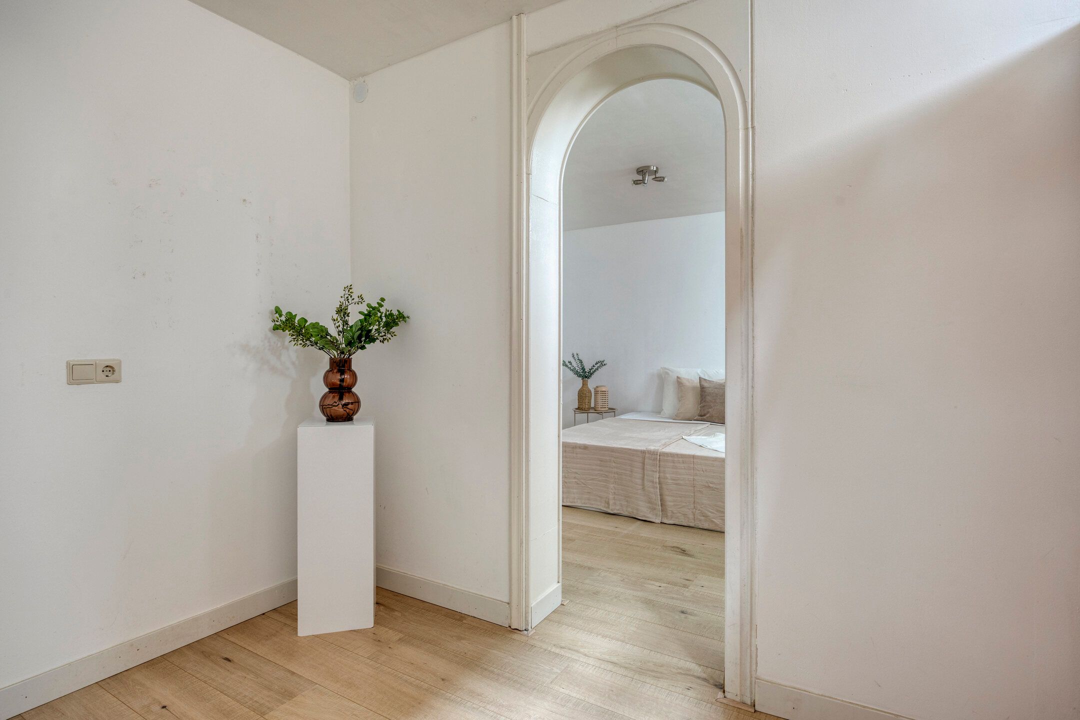 Spacious Apartment with Basement Room in Popular Kralingen — 24