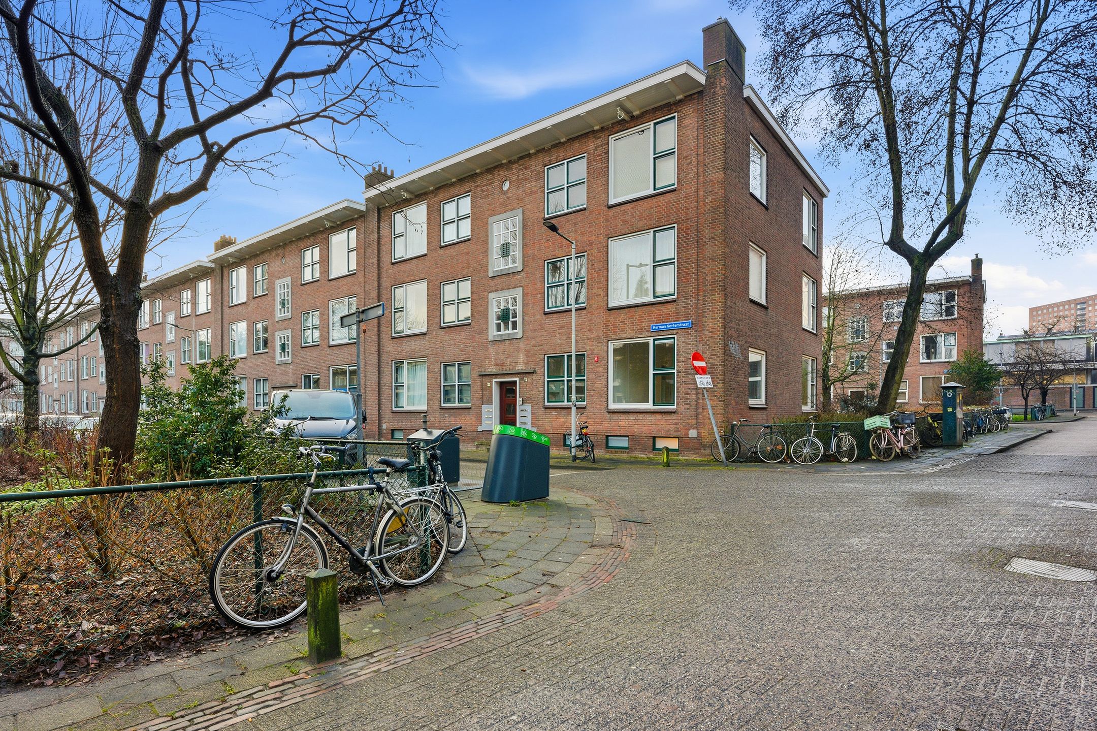 Spacious Apartment with Basement Room in Popular Kralingen — 30