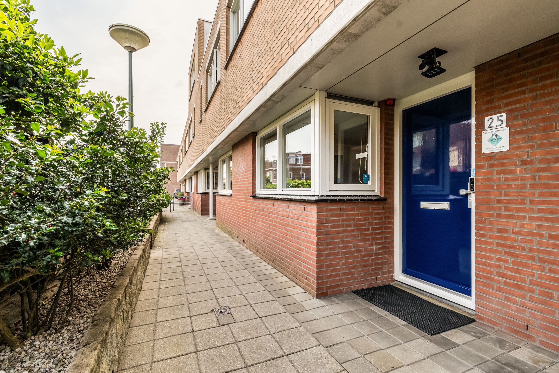 Bright Terraced House with Sunny Southwest Garden in Belgisch Park — 9