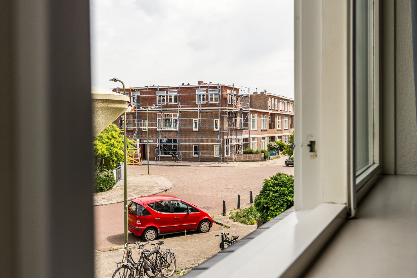Bright Terraced House with Sunny Southwest Garden in Belgisch Park — 40